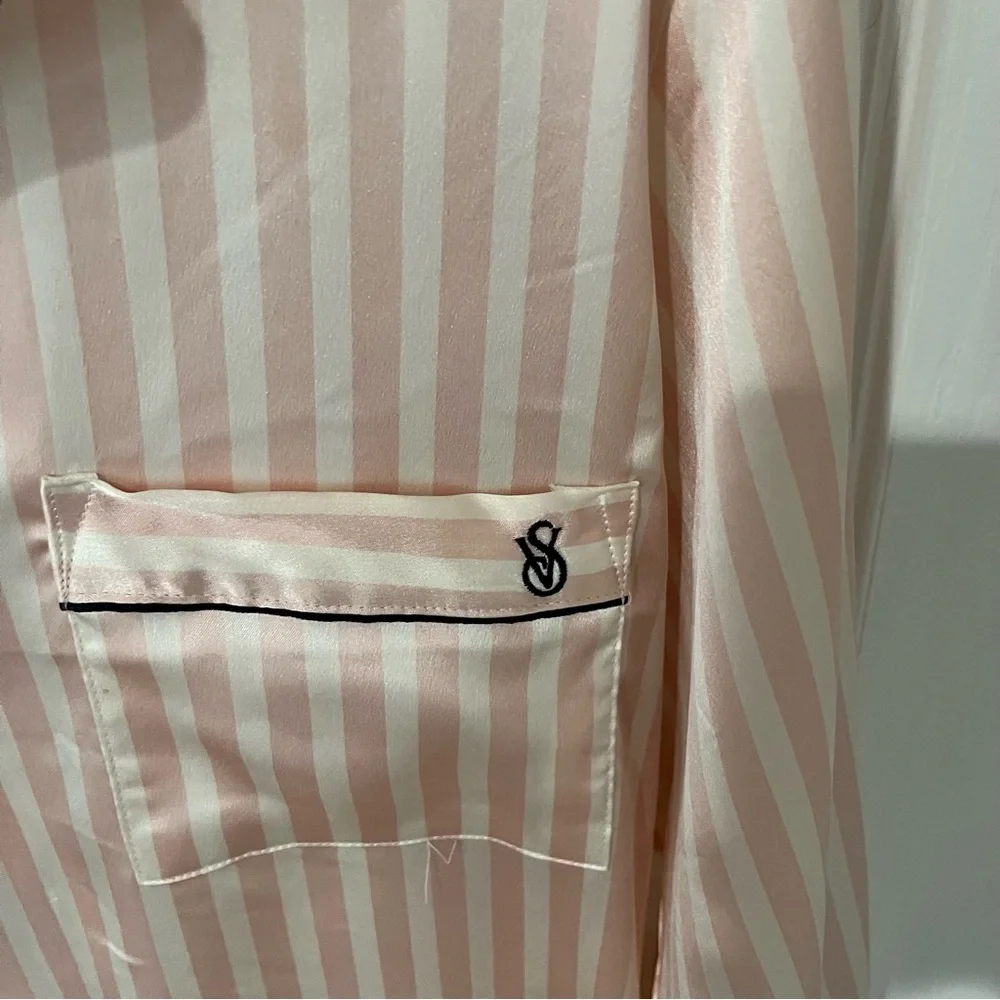 Victoria's Secret Pink‎ White Striped Satin Pajama Top Button Down Long Sleeve M